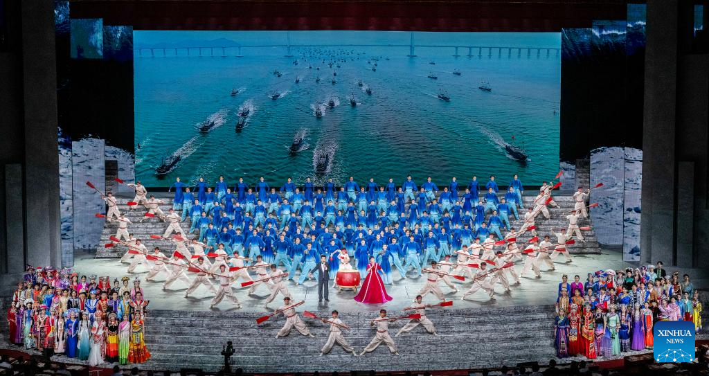 Grand cultural gala staged in Beijing to mark 80th anniversary of victory against Japanese aggression, fascism