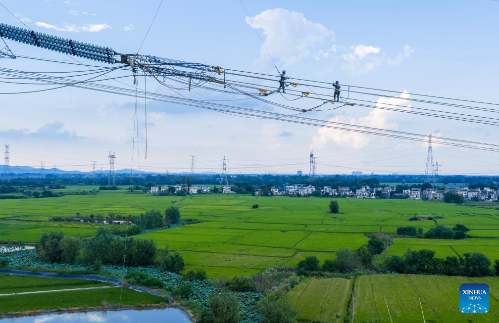Anhui section of Gansu-Zhejiang ultra-high voltage power transmission project enters conductor stringing phase