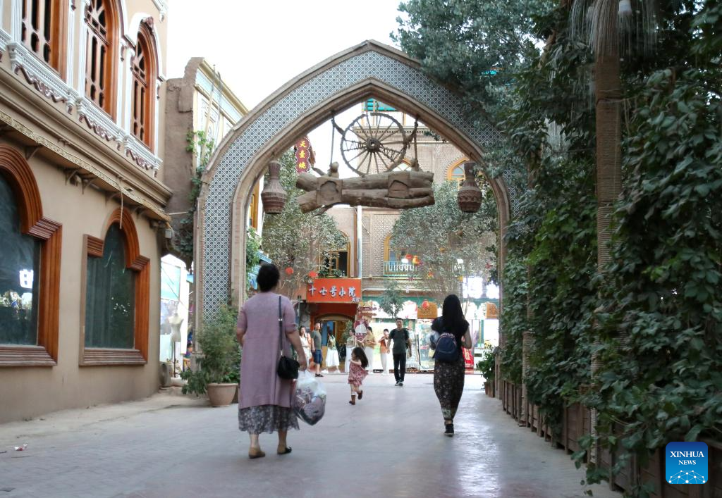 Ancient city of Kashgar transforms into unique tourist destination in China's Xinjiang