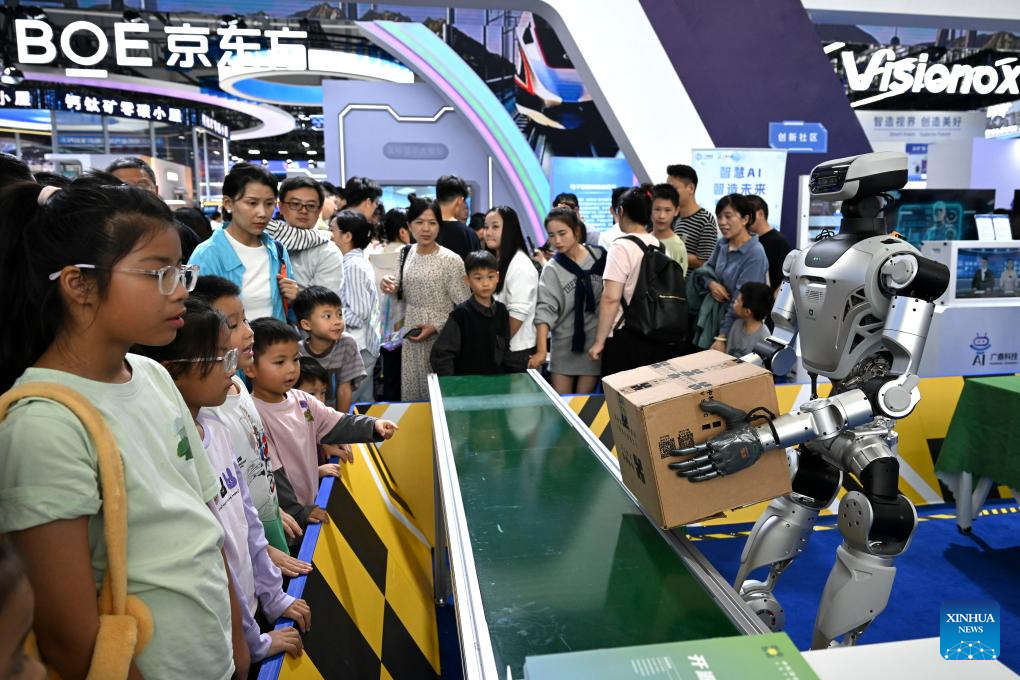 2025 World Manufacturing Convention showcases intelligent robotics in Hefei