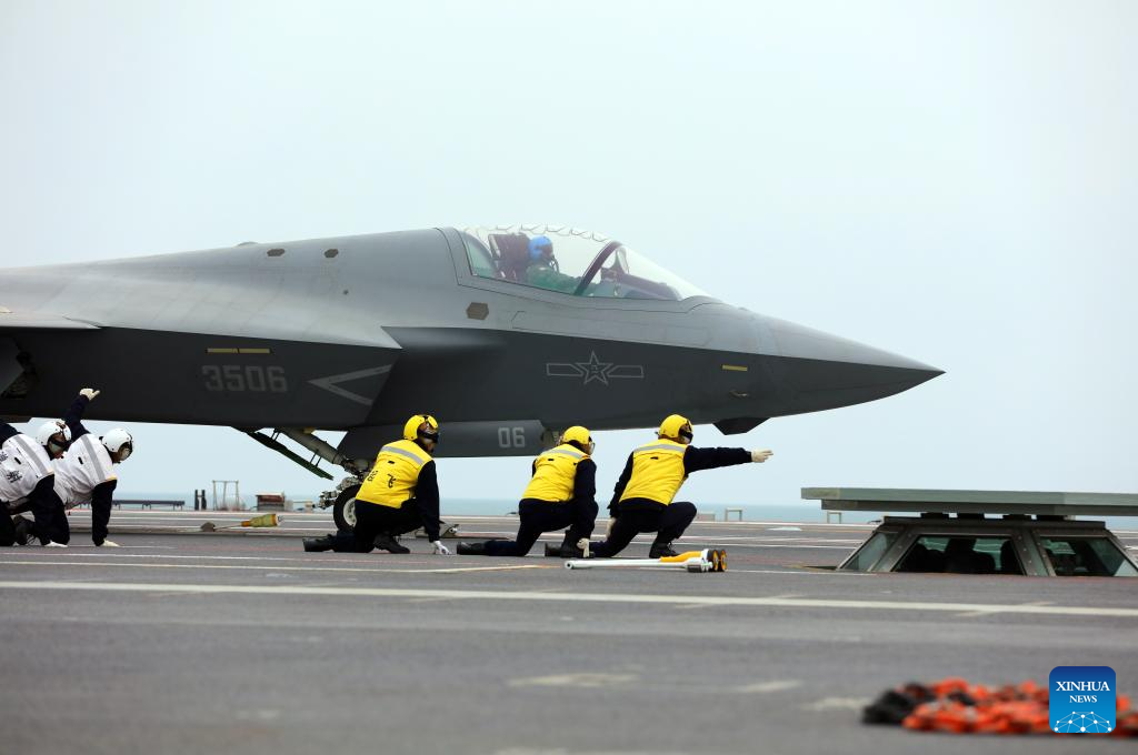 Three types of aircraft complete electromagnetic catapult-assisted takeoffs, landings on China's carrier Fujian