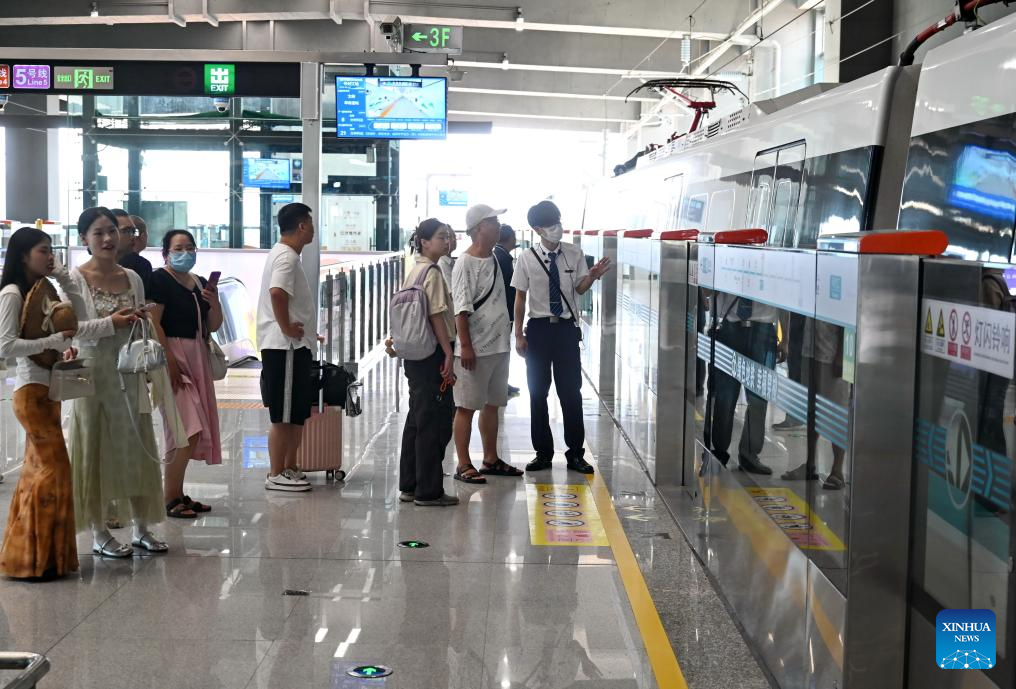 Fuzhou Metro Binhai Express becomes operational in Fujian, SE China