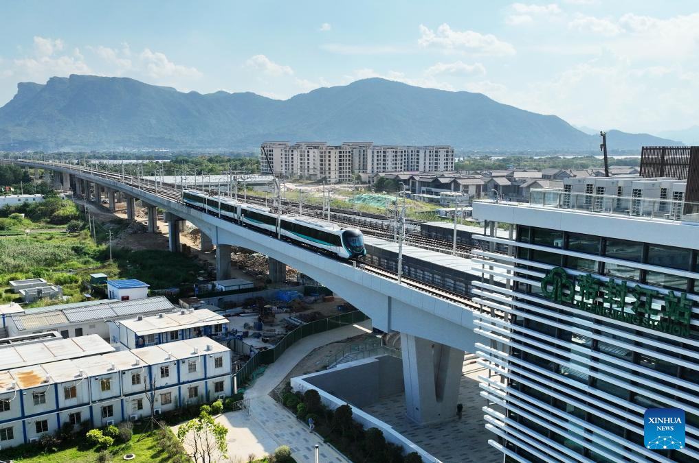 Fuzhou Metro Binhai Express becomes operational in Fujian, SE China