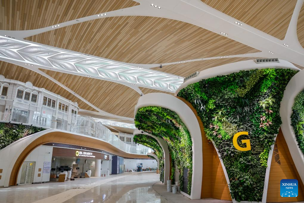 New terminal of Guangzhou Baiyun Int'l Airport largely completed in S China