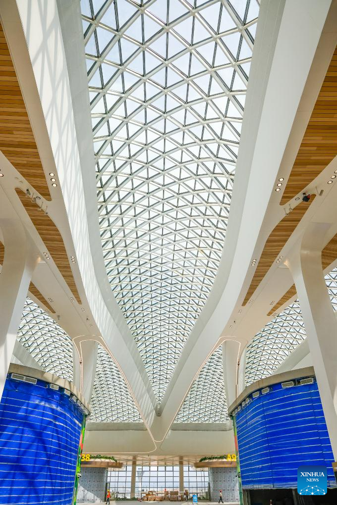 New terminal of Guangzhou Baiyun Int'l Airport largely completed in S China