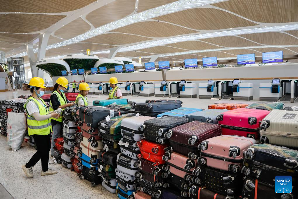 New terminal of Guangzhou Baiyun Int'l Airport largely completed in S China