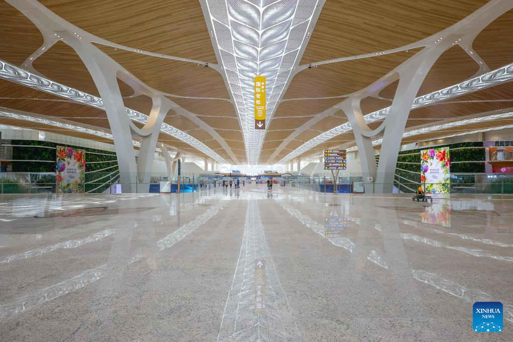 New terminal of Guangzhou Baiyun Int'l Airport largely completed in S China
