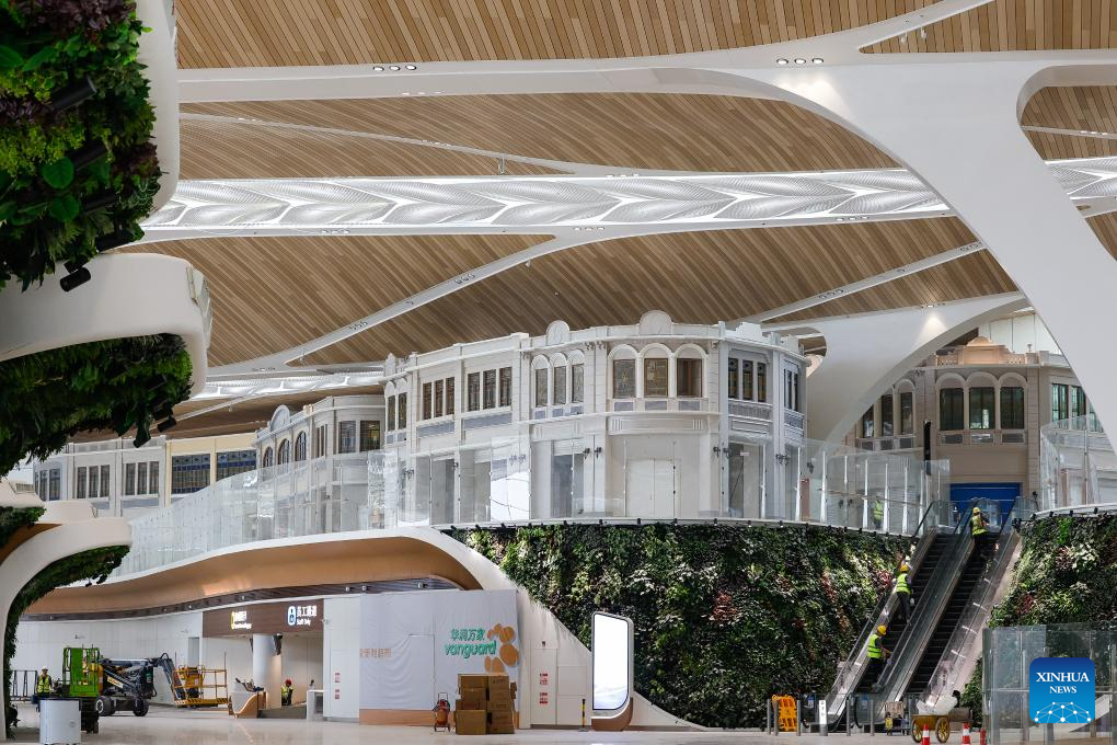 New terminal of Guangzhou Baiyun Int'l Airport largely completed in S China