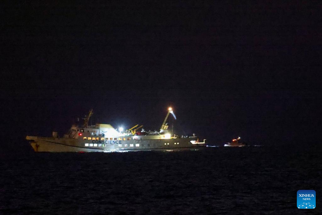 Israel intercepts 2nd int'l aid flotilla heading to Gaza