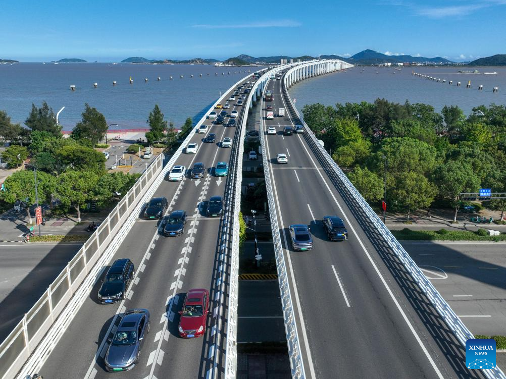 China logs 2.4 billion cross-regional passenger trips during holiday travel surge