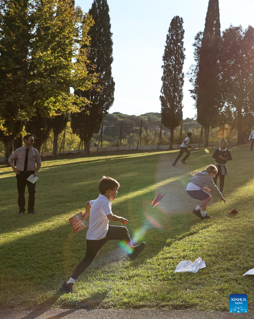 Mid-Autumn-themed funfair held in Rome