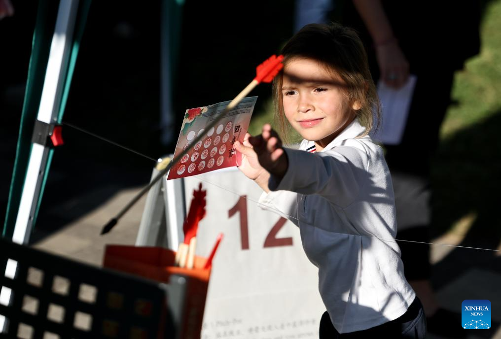 Mid-Autumn-themed funfair held in Rome
