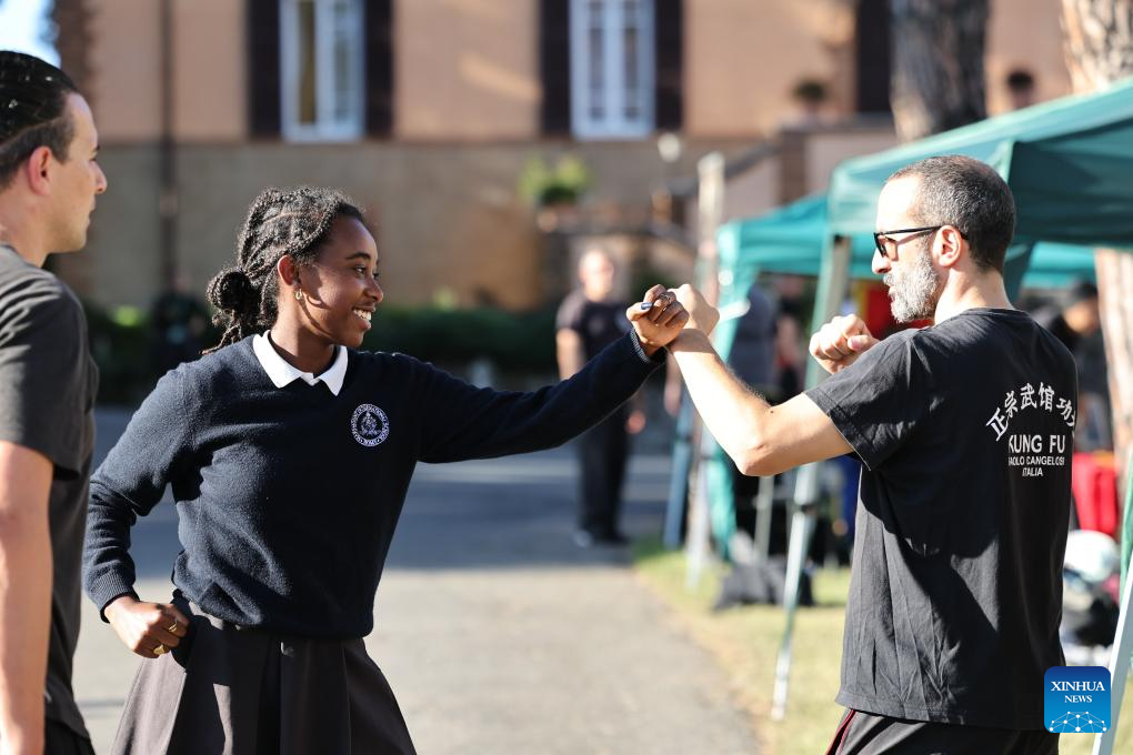 Mid-Autumn-themed funfair held in Rome