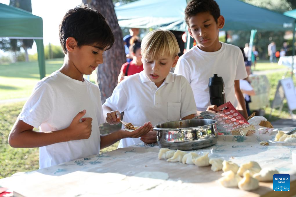 Mid-Autumn-themed funfair held in Rome
