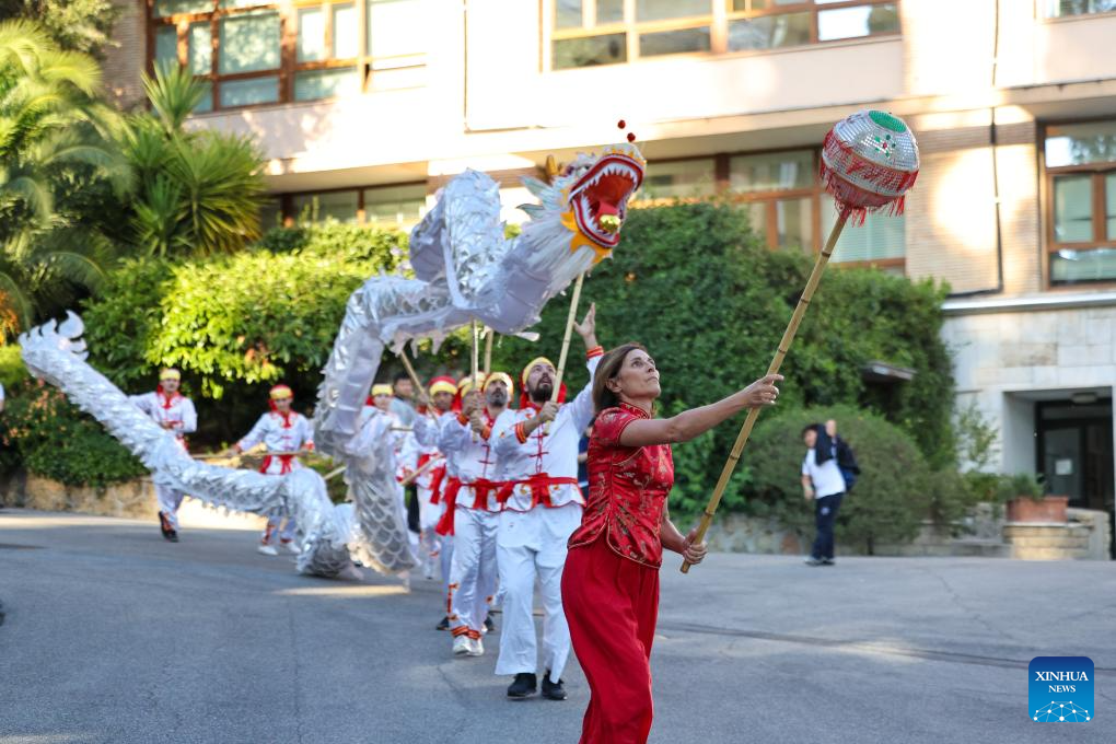 Mid-Autumn-themed funfair held in Rome