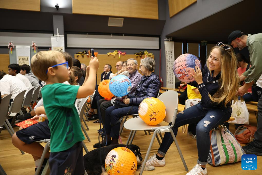Mid-Autumn-themed funfair held in Rome