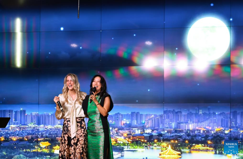 Mid-Autumn-themed funfair held in Rome