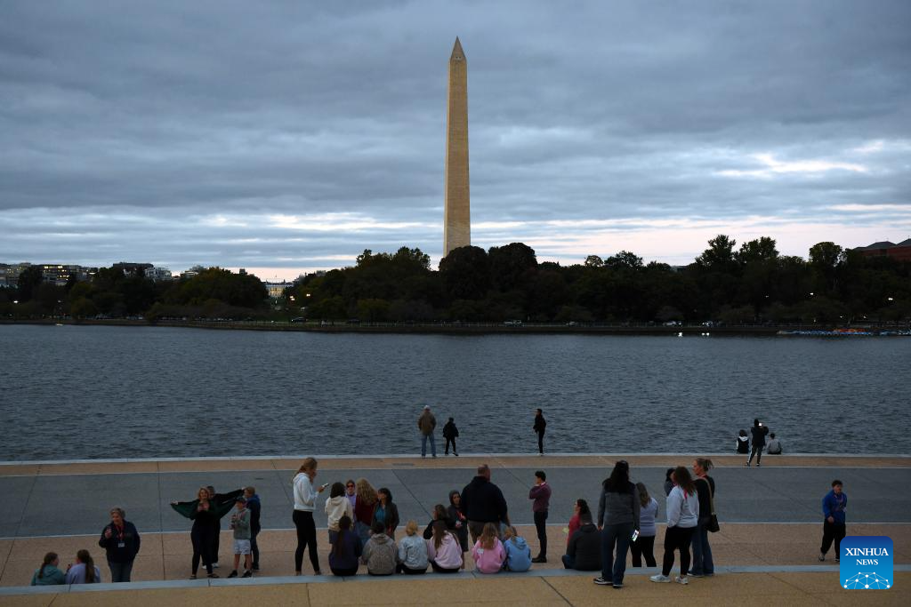 U.S. gov't shutdown enters third week as Treasury warns of economic toll