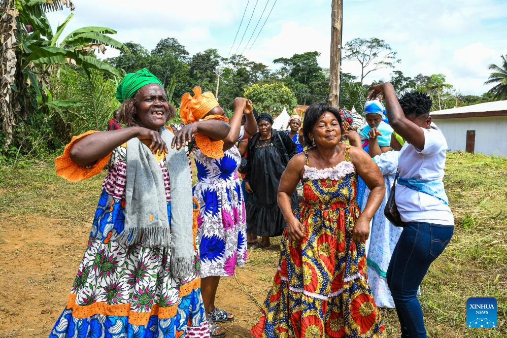 Zoom Africa: Solar panels light up African future