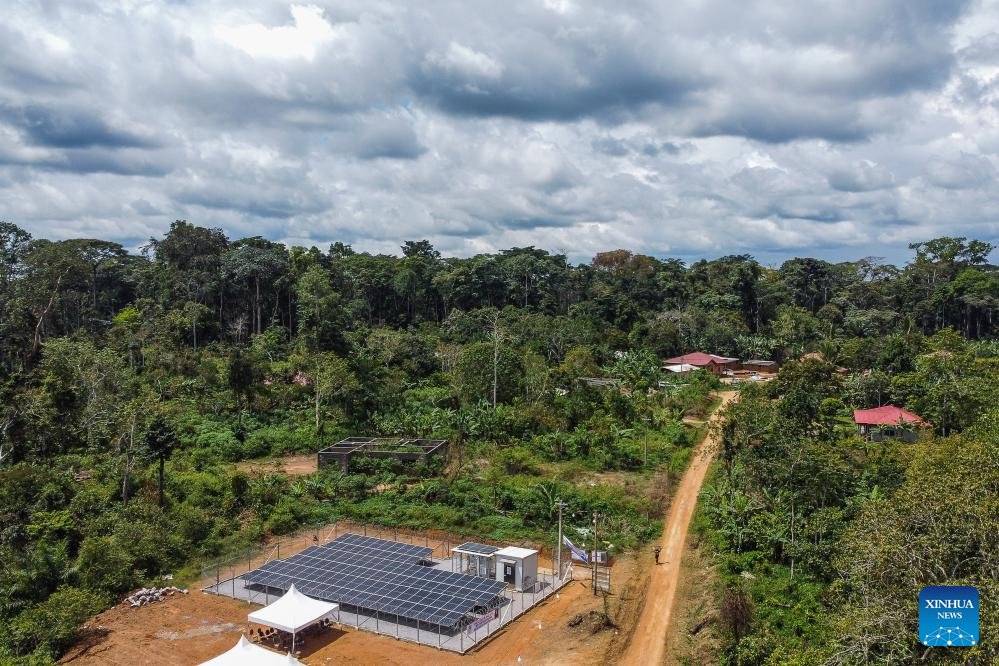 Zoom Africa: Solar panels light up African future