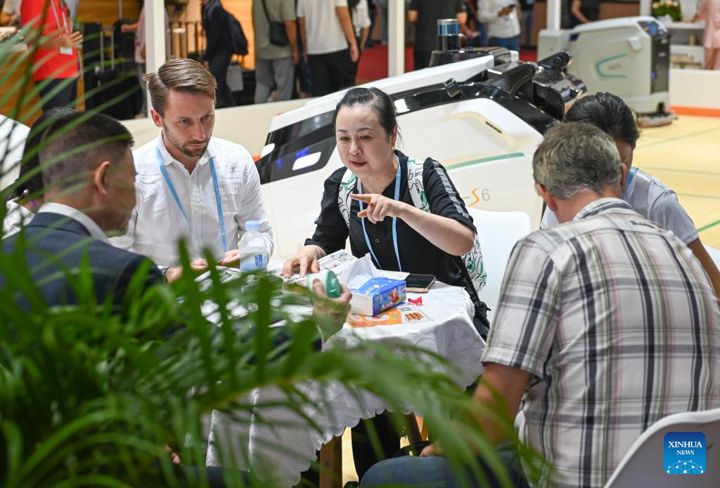 Canton Fair kicks off in south China with record number of exhibitors, buyers