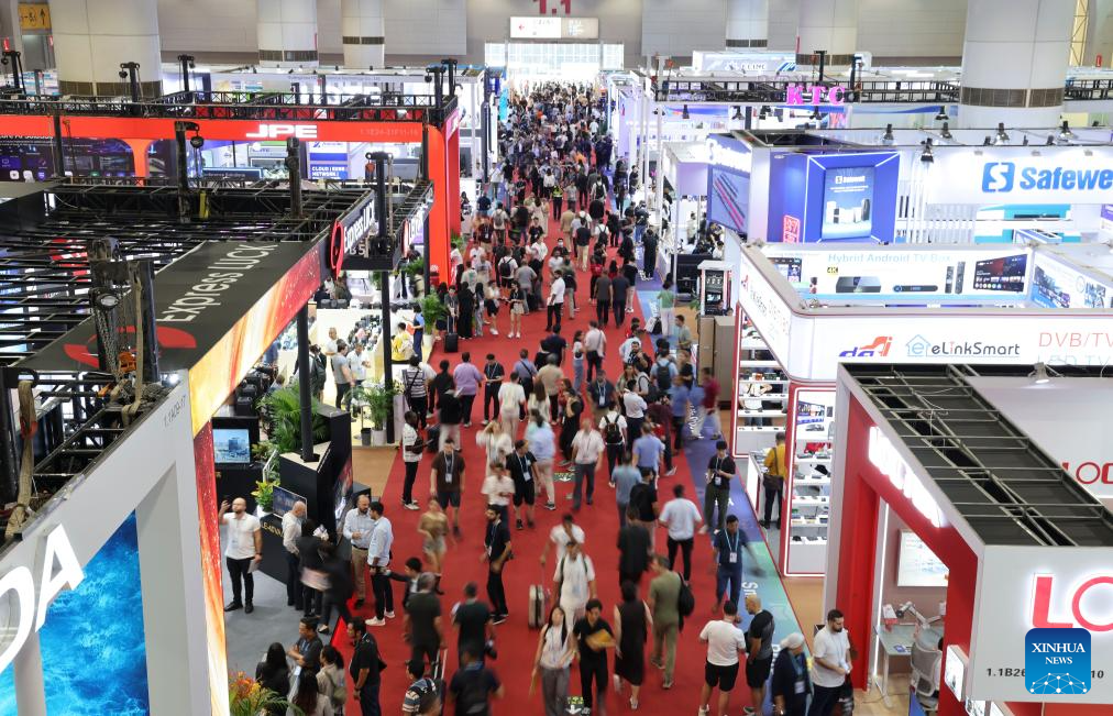 Canton Fair kicks off in south China with record number of exhibitors, buyers