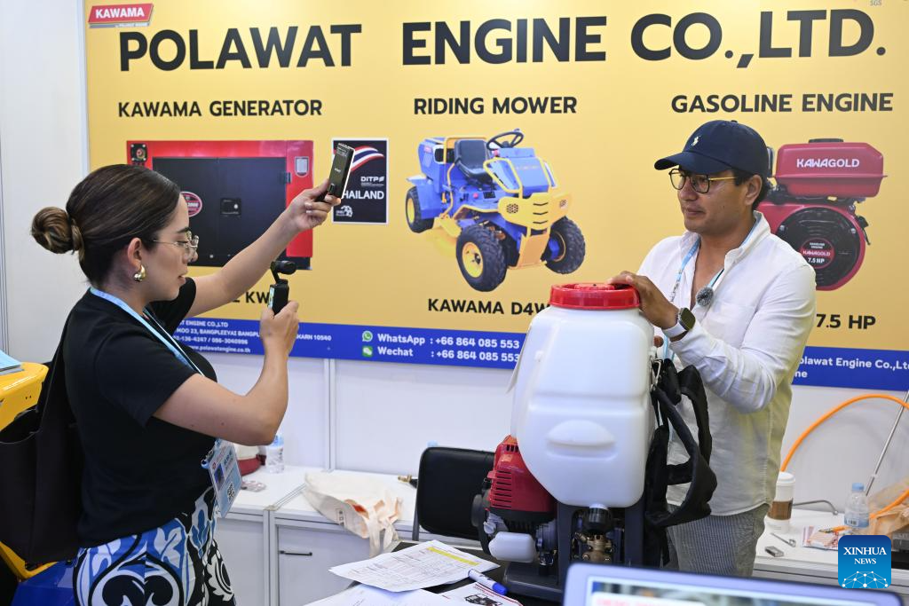 Canton Fair kicks off in south China with record number of exhibitors, buyers