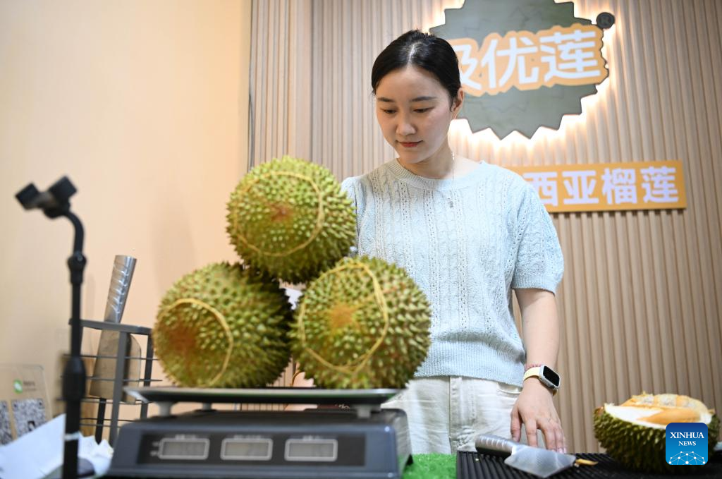 Malaysian durians reach China in 36 hours