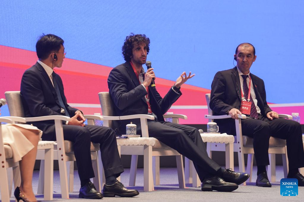 Global Mayors Dialogue opens in Jingdezhen, E China's Jiangxi