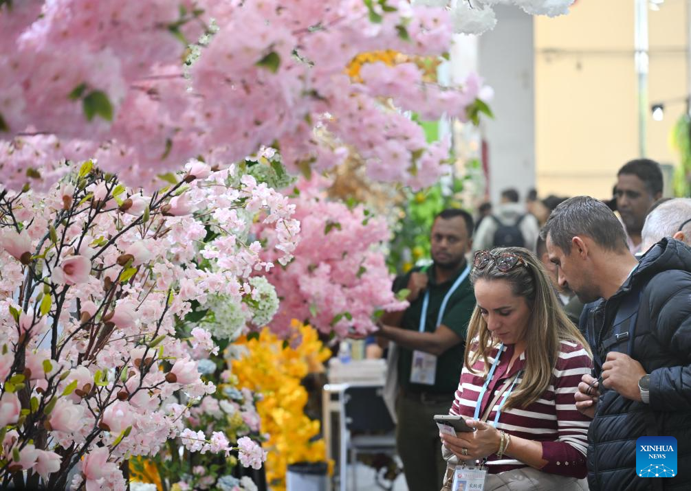 Canton Fair attracts record global buyers