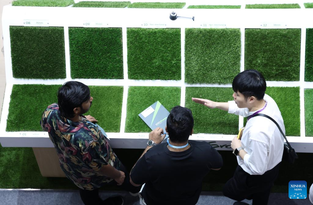 Canton Fair attracts record global buyers