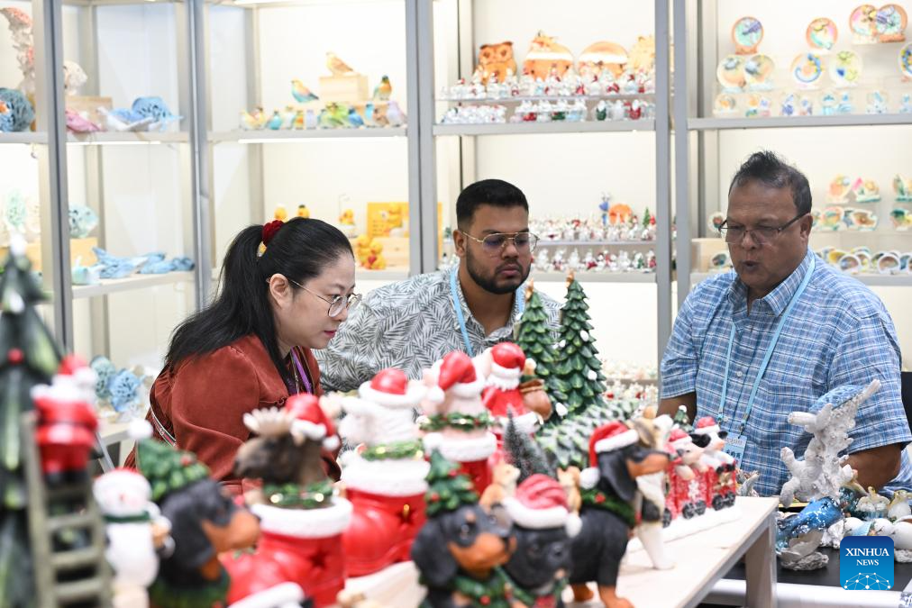 Canton Fair attracts record global buyers