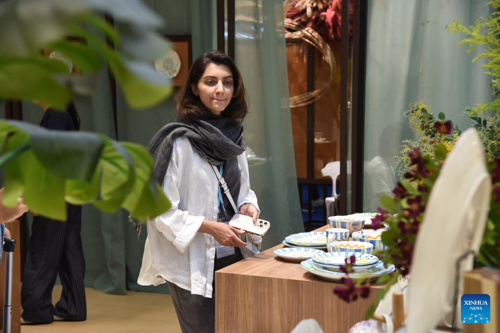 Canton Fair attracts record global buyers