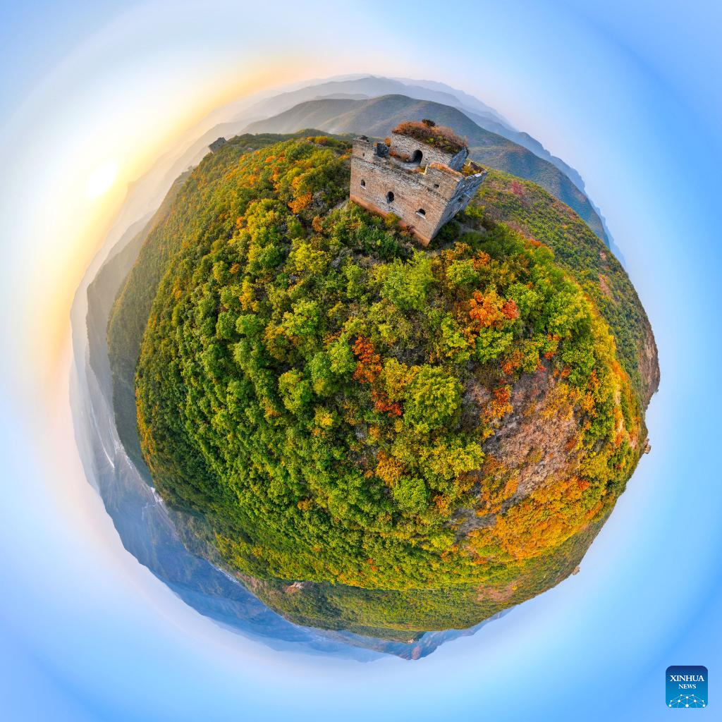Autumn scenery of Dongjiakou section of Great Wall in Hebei, N China