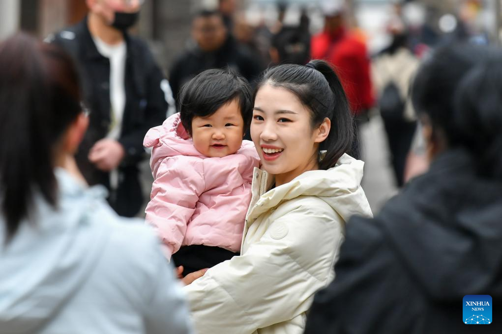Xinzhou ancient city in N China attracts more tourists after renovation