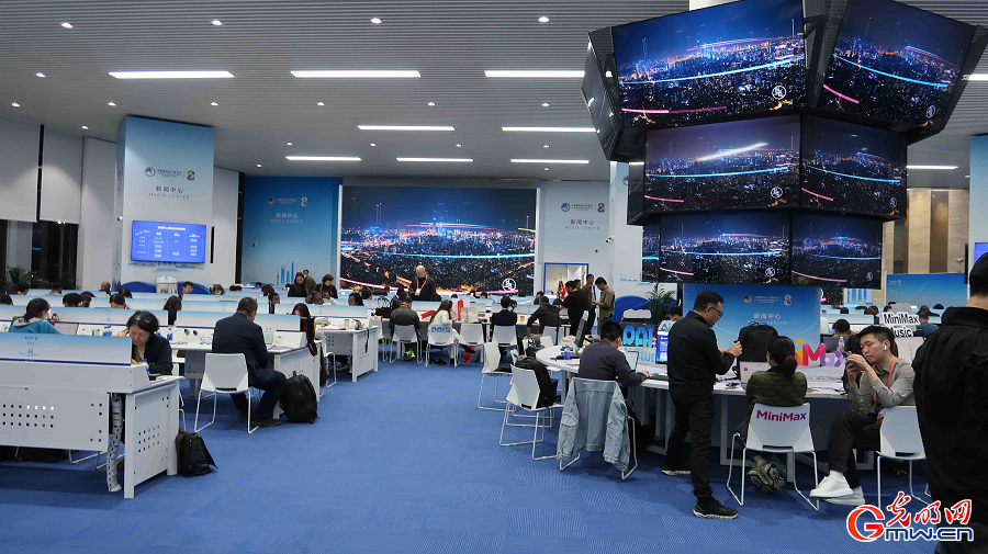 In pics: media center for 8th CIIE