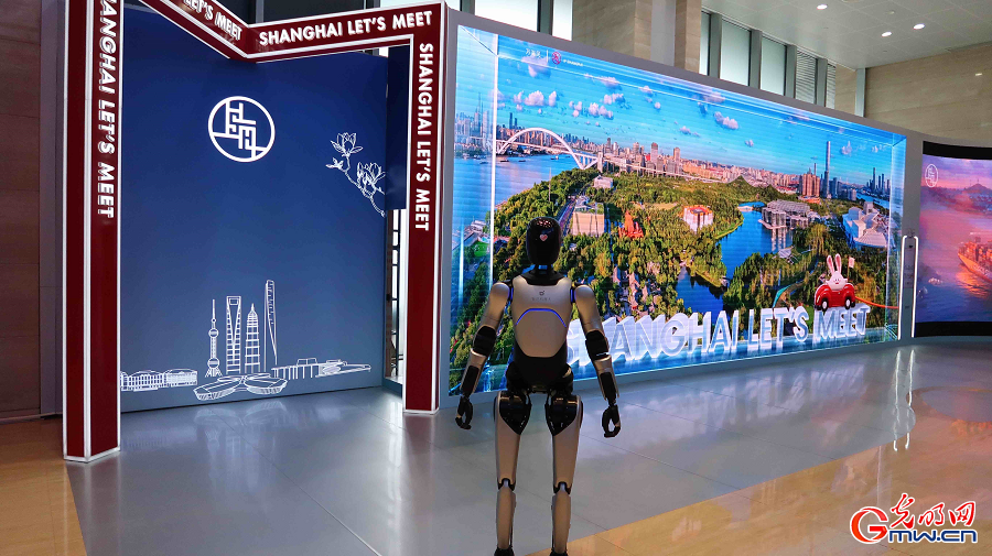 In pics: media center for 8th CIIE