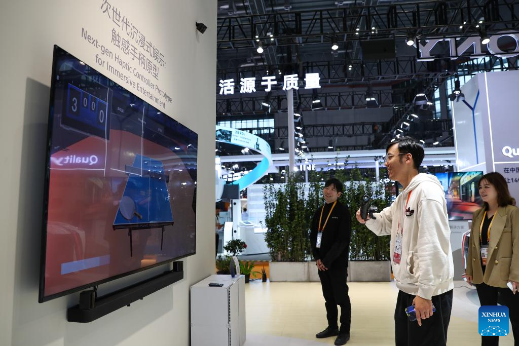 8th CIIE opens in Shanghai with record high number of exhibitors