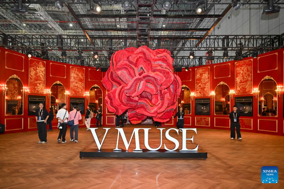 8th CIIE opens in Shanghai with record high number of exhibitors