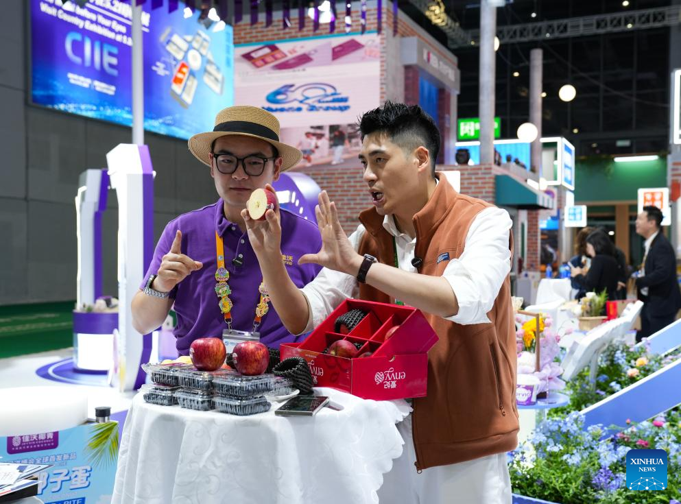 8th CIIE opens in Shanghai with record high number of exhibitors