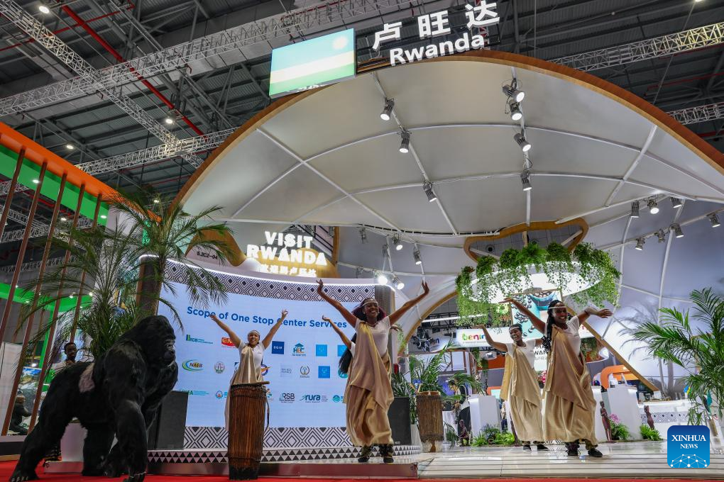 8th CIIE opens in Shanghai with record high number of exhibitors