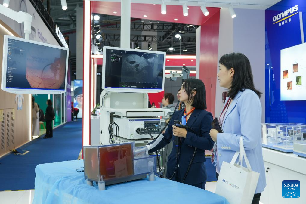 8th CIIE opens in Shanghai with record high number of exhibitors
