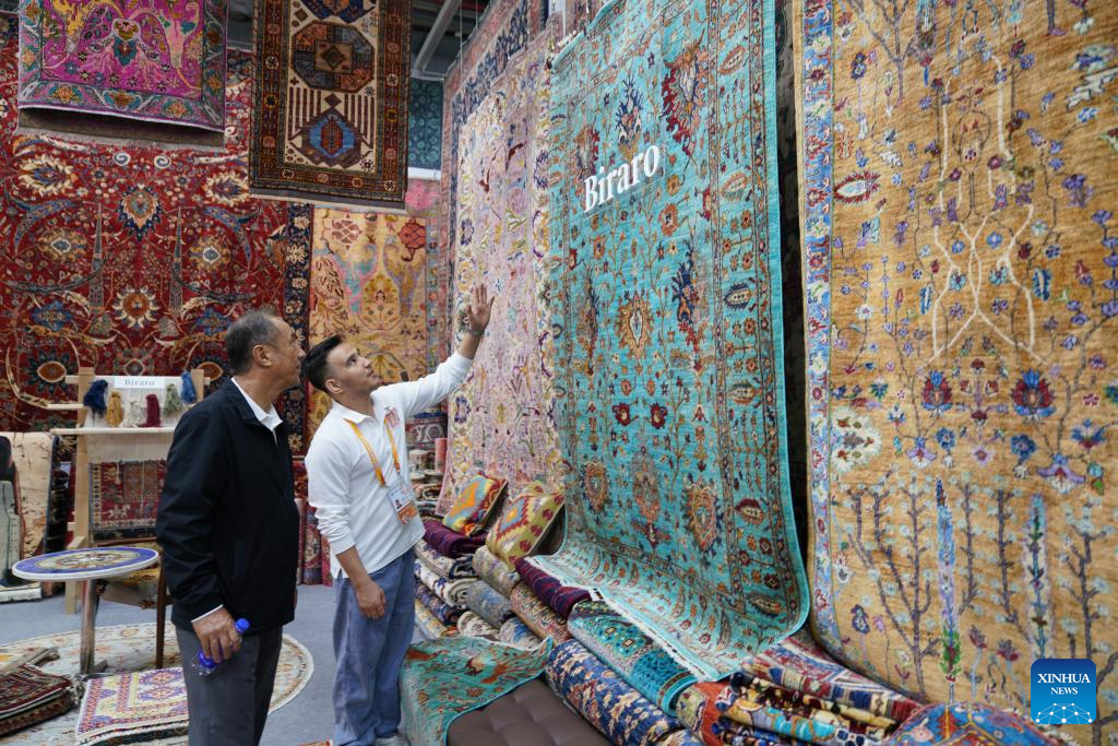 8th CIIE opens in Shanghai with record high number of exhibitors