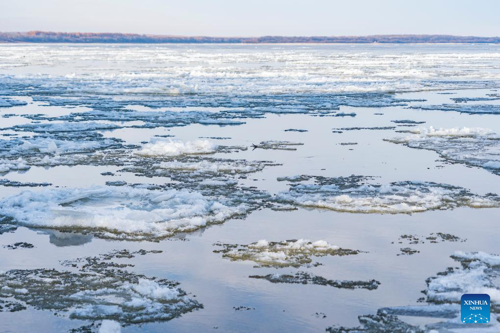 In pics: drifting ice in Jiayin section of China's Heilongjiang River