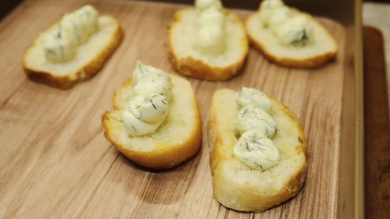 Serbia makes 8th appearance at CIIE, drawing crowds with unique traditional design and cuisine