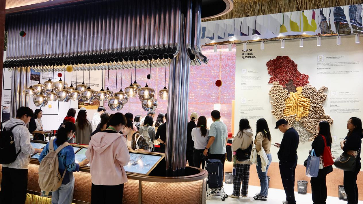 Serbia makes 8th appearance at CIIE, drawing crowds with unique traditional design and cuisine
