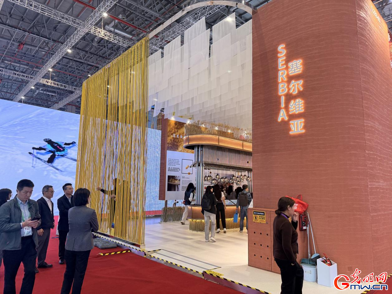 Serbia makes 8th appearance at CIIE, drawing crowds with unique traditional design and cuisine
