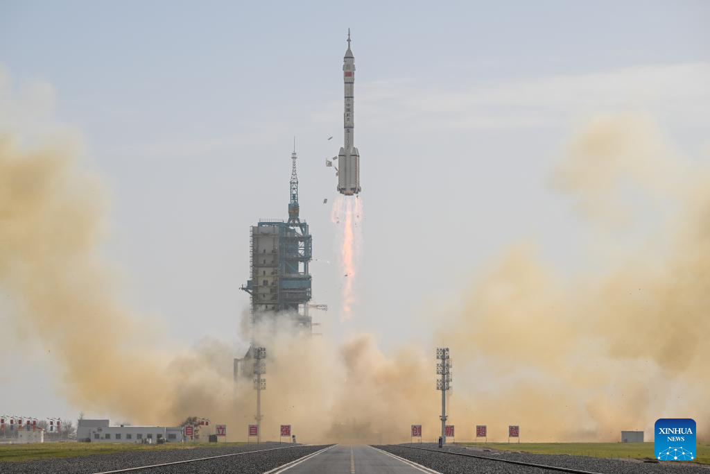 China sends Shenzhou-22 to orbit, completing first emergency launch in its manned space program