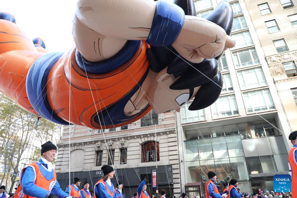 U.S. Thanksgiving Day parade draws millions in New York