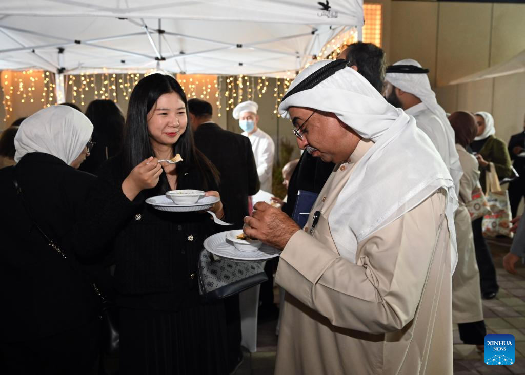 Chinese culture night in Kuwait showcases food, music, Mandarin language